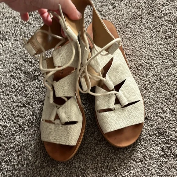 Lucky Brand Ghillie Lace Up Wedge Sandals - Picture 13 of 13